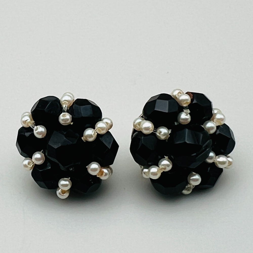 Vintage Style Cluster Stud Earrings Black Faceted Bead Faux Pearl Silver Tone